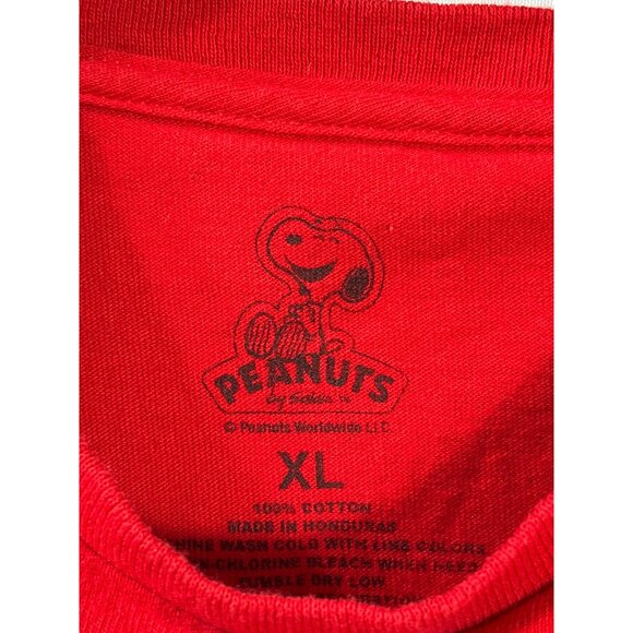 Peanuts Snoopy Christmas T-Shirt XL Cotton Holiday Graphic Tee - Picture 3 of 3
